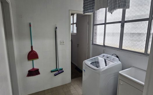 Prédio  fte mar , 2 dorms, 2 vagas, depe empregada, lazer Embare